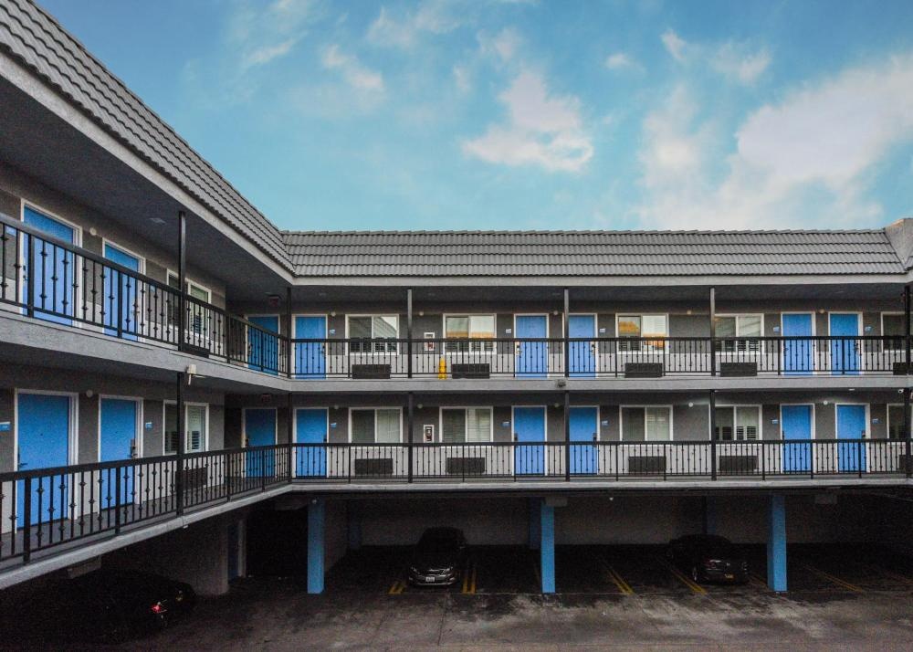 Hollywood Inn Express LAX