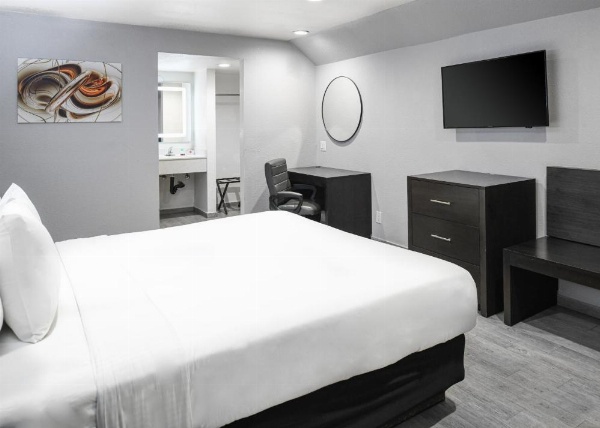 Hollywood Inn Express LAX image 19